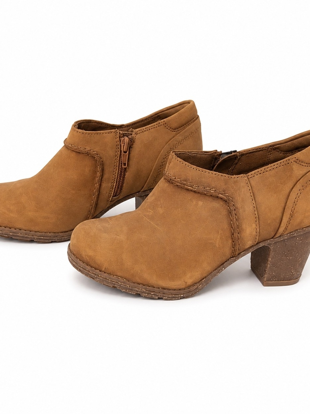 Columbia Women's Tan Low Size 9 Block Heel Slip-Ons Rubber Sole Leather